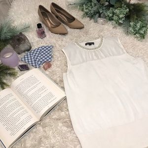 Cable & Gauge White Pearl Neckline Blouse